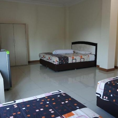 Hotel Sulawesi Gorontalo Surabaya Exteriör bild