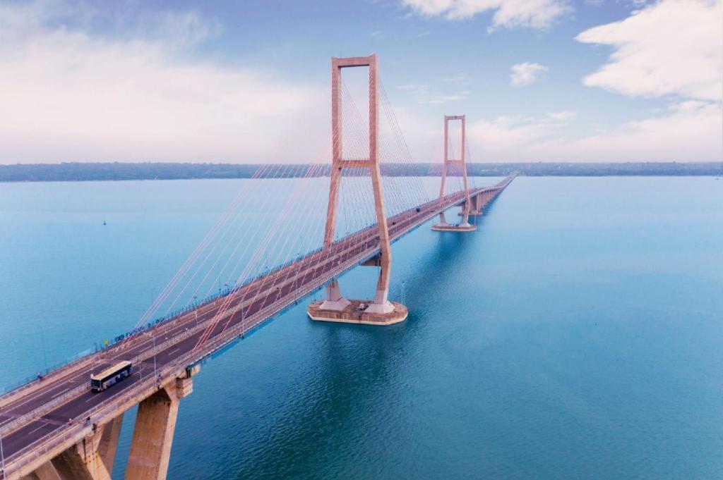 Hotel Sulawesi Gorontalo Surabaya Exteriör bild