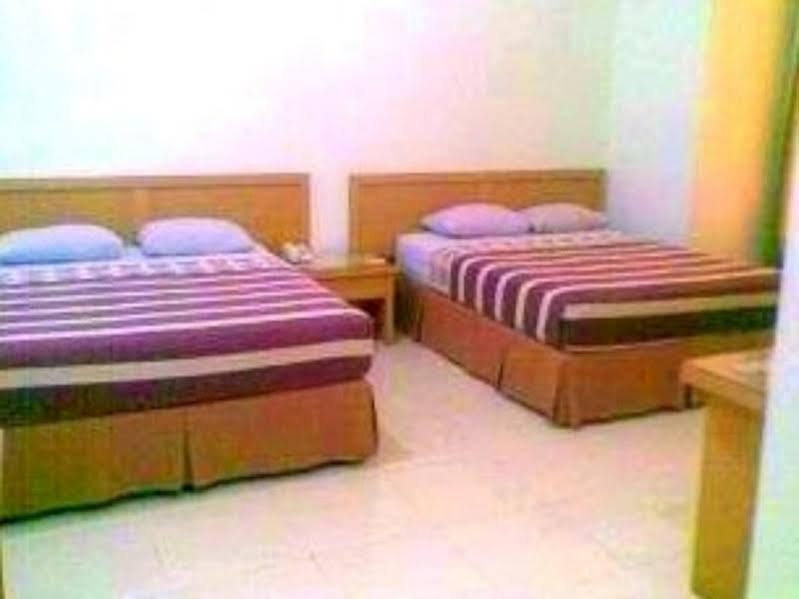 Hotel Sulawesi Gorontalo Surabaya Exteriör bild
